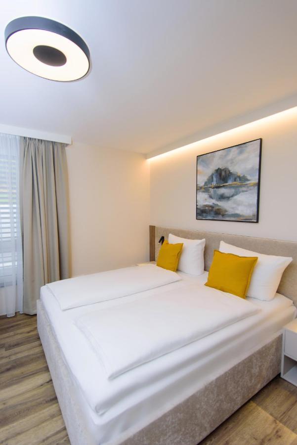 Hotel Twentyfour Living Bad Urach Exterior foto