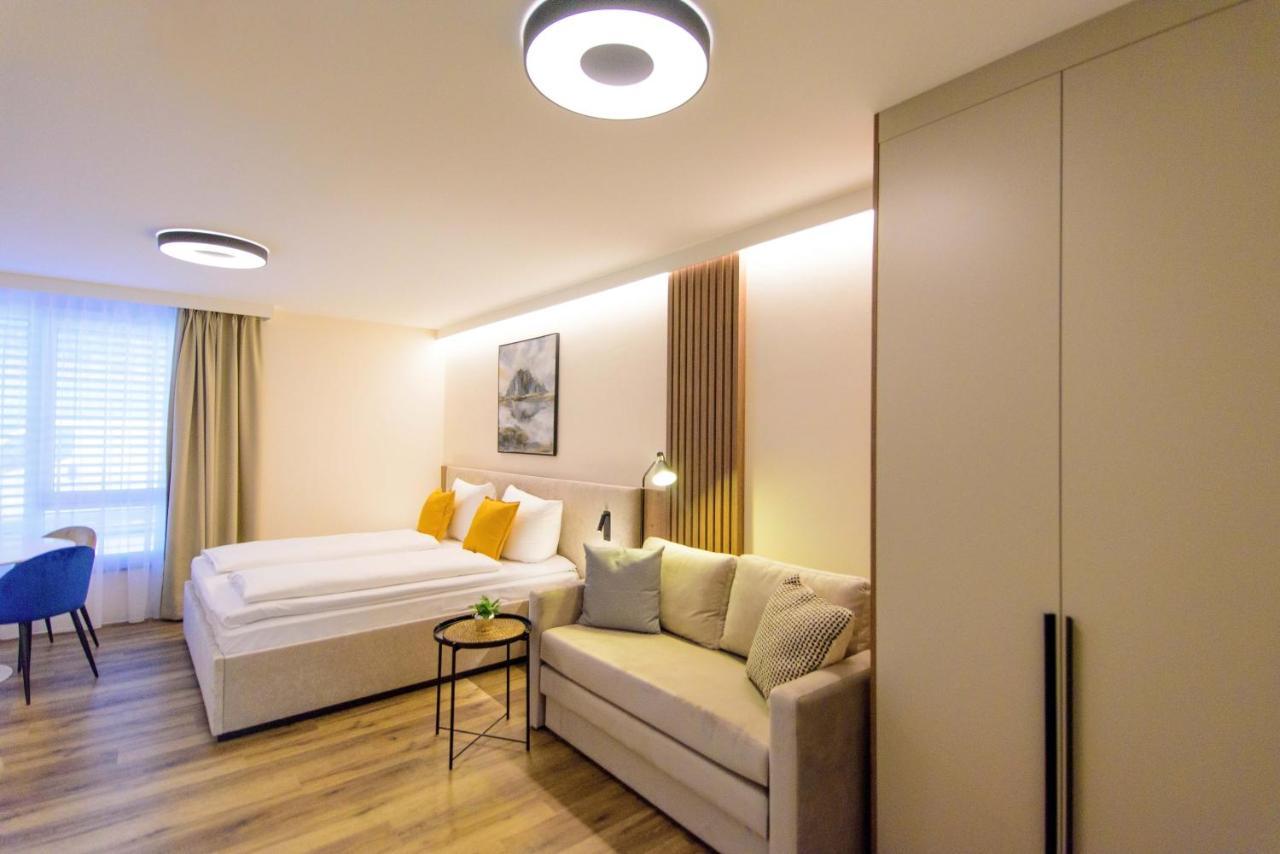 Hotel Twentyfour Living Bad Urach Exterior foto